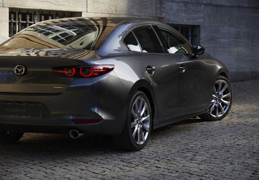 Детали экстерьера Mazda3 Sedan 2019 года  (NA) (фото 17 из 58)
